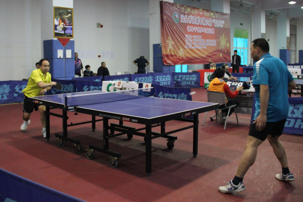 中小学生齐 中小学生齐