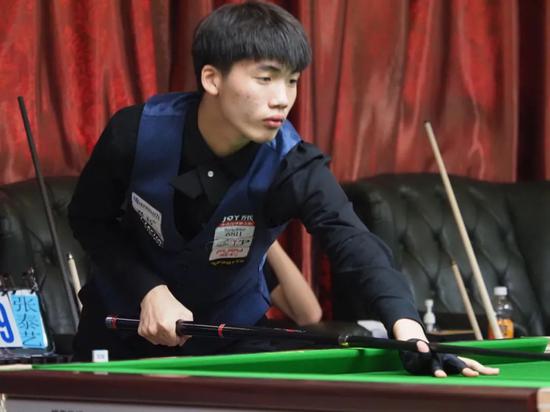 他不仅会参 他不仅会参